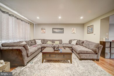 9986 Hegerman St, Philadelphia, PA 19114 - photo 3