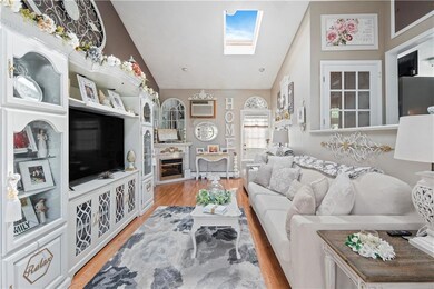 25 Wharf Rd, Warwick, RI 02889 - photo 4