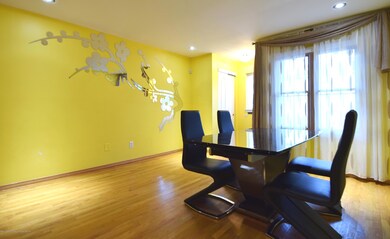 (5) Dining Room
