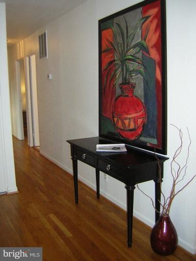 504 W Nettle Tree Rd, Sterling, VA 20164 - photo 4