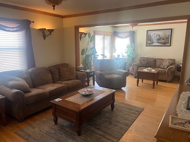 Living Rm Into Den
