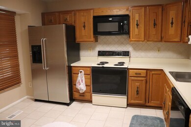 9430 Loch Leven Ct, Laurel, MD 20723 - photo 2