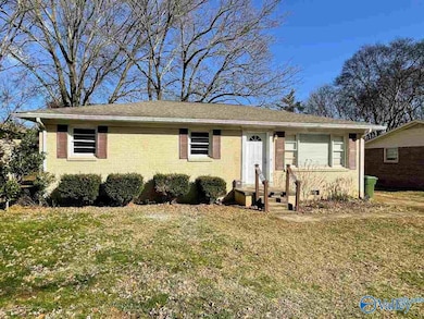 1921 Stevens Dr NE, Huntsville, AL 35801 - photo 2