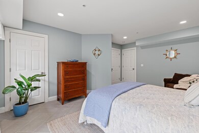 180 e grand ave 3 oob-004