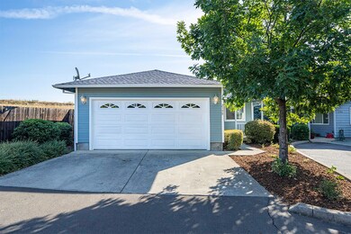 2390 Corona Ave, Medford, OR 97504 - photo 3