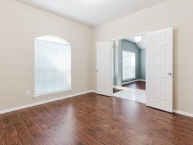 1524 Ballesteros Ct, Arlington, TX 76014 - photo 7