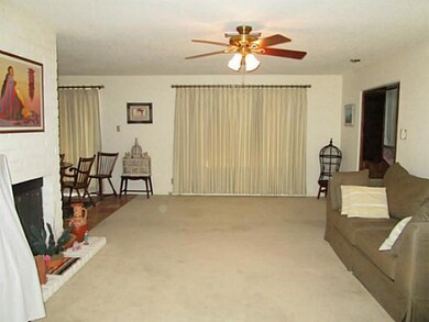 10620 Park View Cir, El Paso, TX 79935 - photo 4