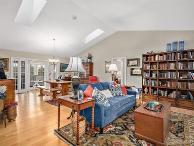 7 Creekside Ct, Asheville, NC 28803 - photo 5