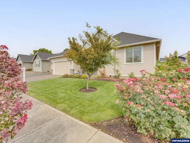 955 Grant St, Mount Angel, OR 97362 - photo 3