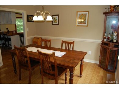 SPACIOUS DINING ROOM