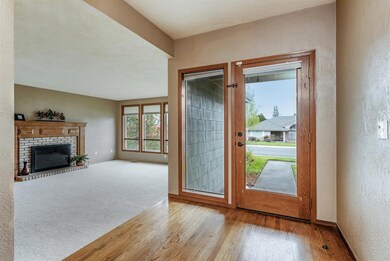 2400 Meadow Creek Dr, Medford, OR 97504 - photo 5