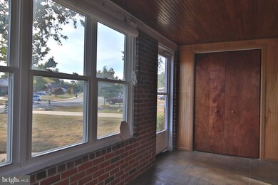 714 E Maple Rd, Linthicum Heights, MD 21090 - photo 3