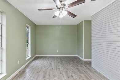 3175 Crestview Dr, Pineville, LA 71360 - photo 5