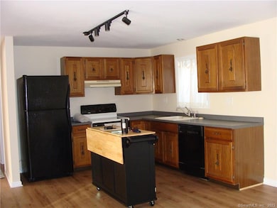 30 Thistle Down Ln, Naugatuck, CT 06770 - photo 4