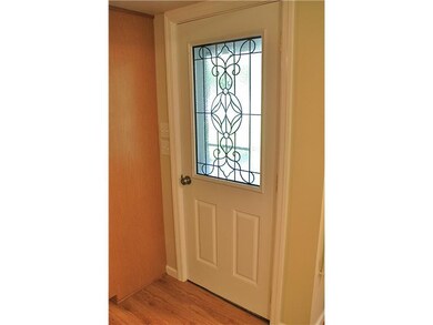 Entry/Foyer.