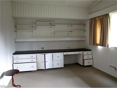 2nd Bedroom.