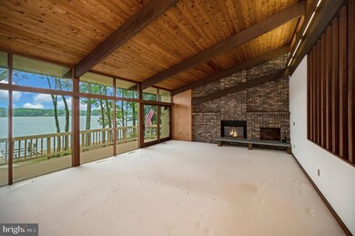 405 Wakefield Dr, Locust Grove, VA 22508 - photo 7