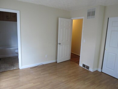 3082 Valleywood Dr unit 80, Columbus, OH 43223 - photo 7