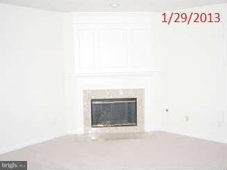 8206 Catbird Cir unit 202, Lorton, VA 22079 - photo 2