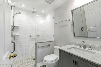 Guest Full Bath