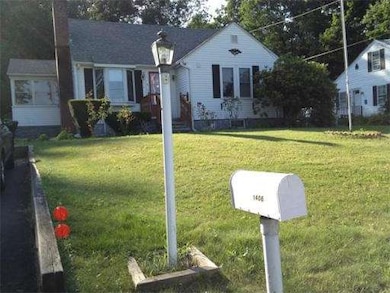 1406 Mammoth Rd, Dracut, MA 01826 - photo 2