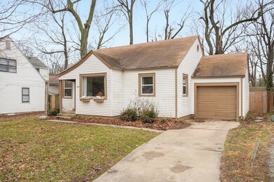 1041 S Crutcher Ave-3