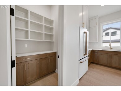 3823 Carman Dr, Lake Oswego, OR 97035 - photo 4