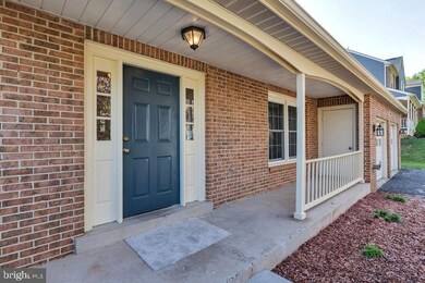 205 Edenberry Ct, Sterling, VA 20164 - photo 2