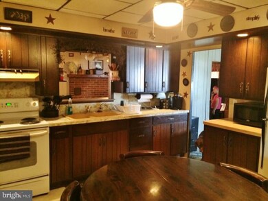 519 Chestnut St, Shoemakersville, PA 19555 - photo 7