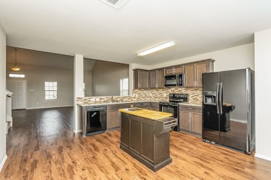 223 Thoroughbred St, Waxahachie, TX 75165 - photo 6