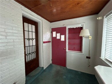 641 Locust St, Turtle Creek, PA 15145 - photo 3