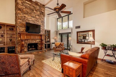 4434 E Camelback Rd unit 140, Phoenix, AZ 85018 - photo 6