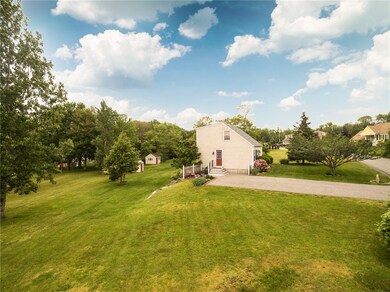 16 Brittney Ln, Warren, RI 02885 - photo 2