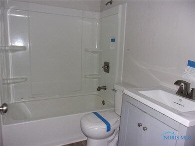 303 Midland Ave, Findlay, OH 45840 - photo 3