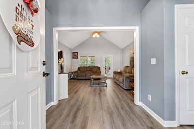 206 Twin Lake Ct-09574