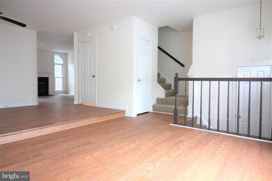 7795 Black Horse Ct, Manassas, VA 20109 - photo 4