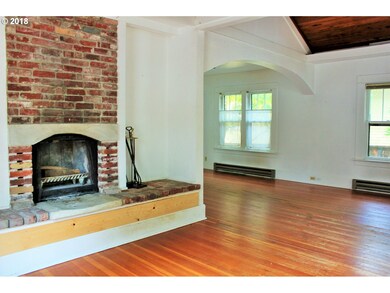 1584 Walnut St, Eugene, OR 97403 - photo 4