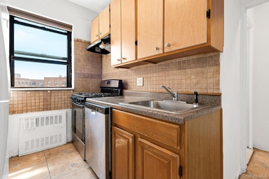 The Howard unit 5B, Rego Park, NY 11374 - photo 7