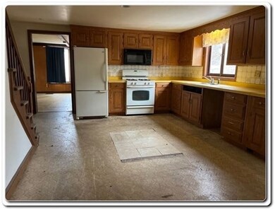 8 Cedar St, Wenham, MA 01984 - photo 5