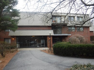 575 Broad St unit 315, East Weymouth, MA 02189 - photo 2