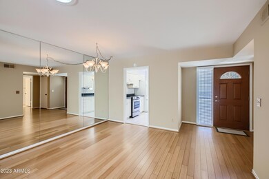 04 Foyer