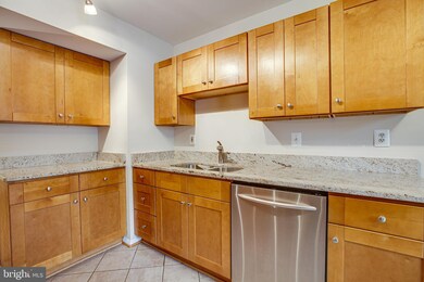 9616 Lindenbrook St, Fairfax, VA 22031 - photo 7