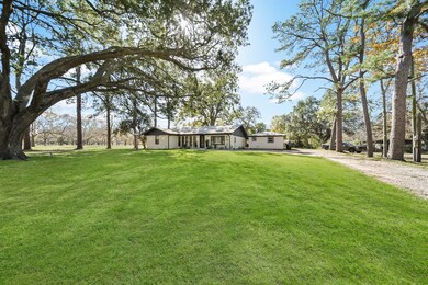 2537 Gates Rd, Alvin, TX 77511 - photo 4