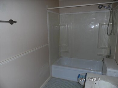 5012 Old Tree Ave, Columbus, OH 43228 - photo 4