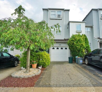 26 Lorraine Loop, Staten Island, NY 10309 - photo 2