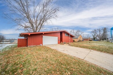 827 Bittersweet Ln, Anderson, IN 46011 - photo 2