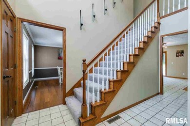 2512 E 40th St, Davenport, IA 52807 - photo 3