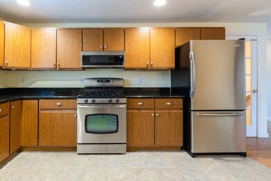 33 Barrett St, Manchester, NH 03104 - photo 3