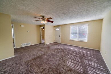 4496 Logwood Ln, Columbus, OH 43228 - photo 5