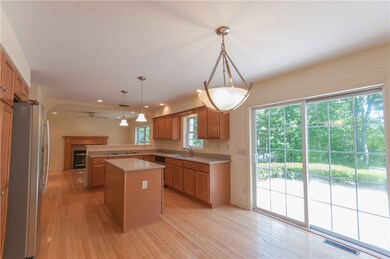 537 Kings Factory Rd, Charlestown, RI 02813 - photo 3